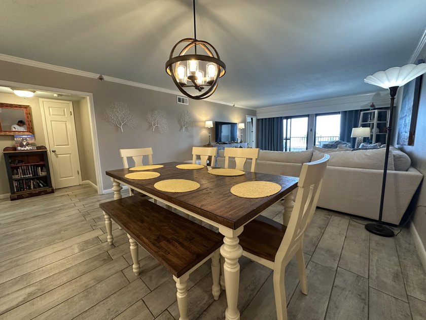 Spacious two bedroom/two bath condo, located on the 2nd floor of - photo 7