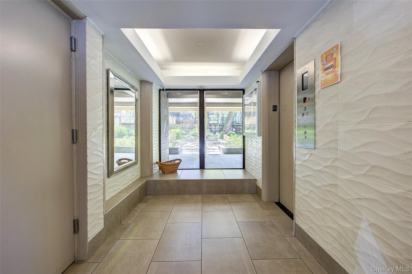 Welcome to Le Havre on the Water! This bright and airy unit has - photo 4