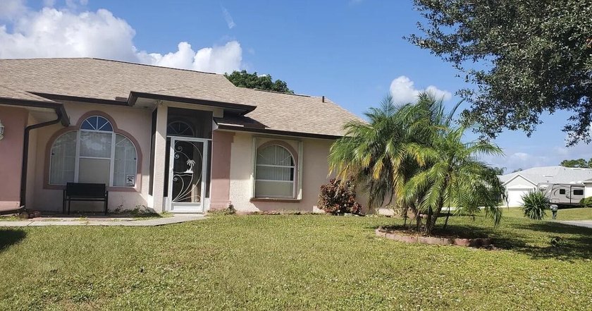 Welcome to this charming 5 bedrooms, 3 bathrooms, 2 kitchens - photo 11