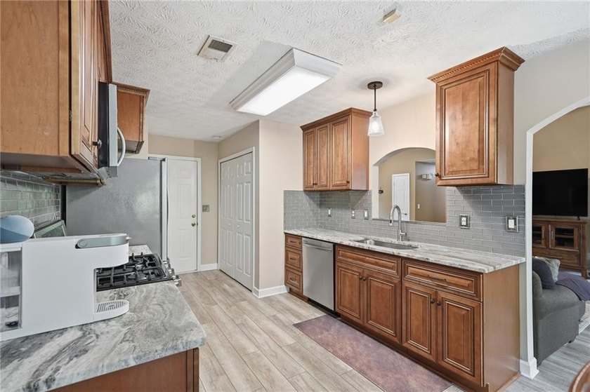 Rare opportunity to own a charming 3-bedroom, 2-bath ranch on 2 - photo 17