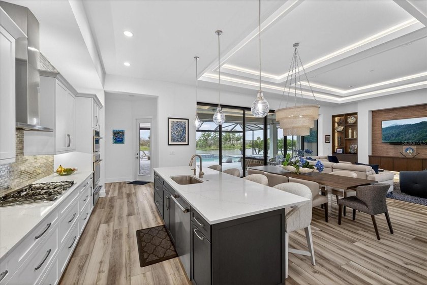 Considering building a custom home or working with a luxury - photo 21