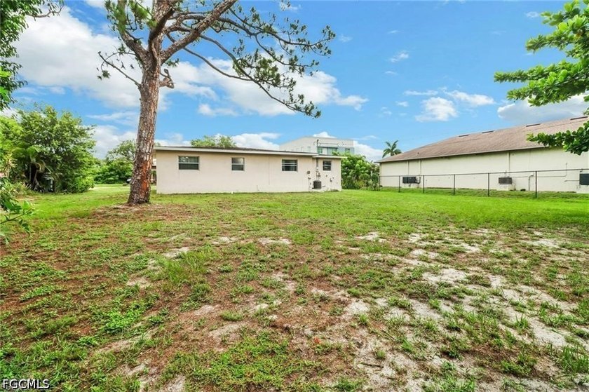 INVESTOR ALERT! Rare opportunity to own a 0.30-acre double lot - photo 22