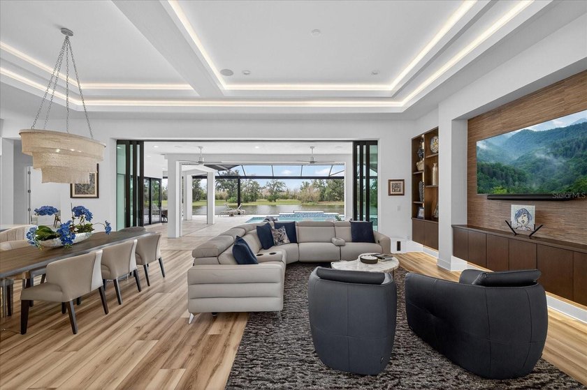 Considering building a custom home or working with a luxury - photo 27