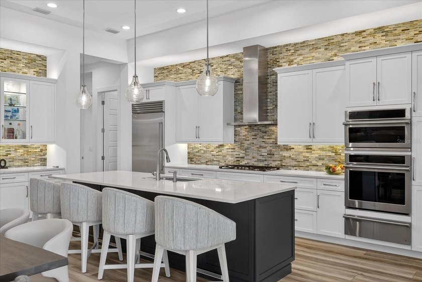 Considering building a custom home or working with a luxury - photo 31