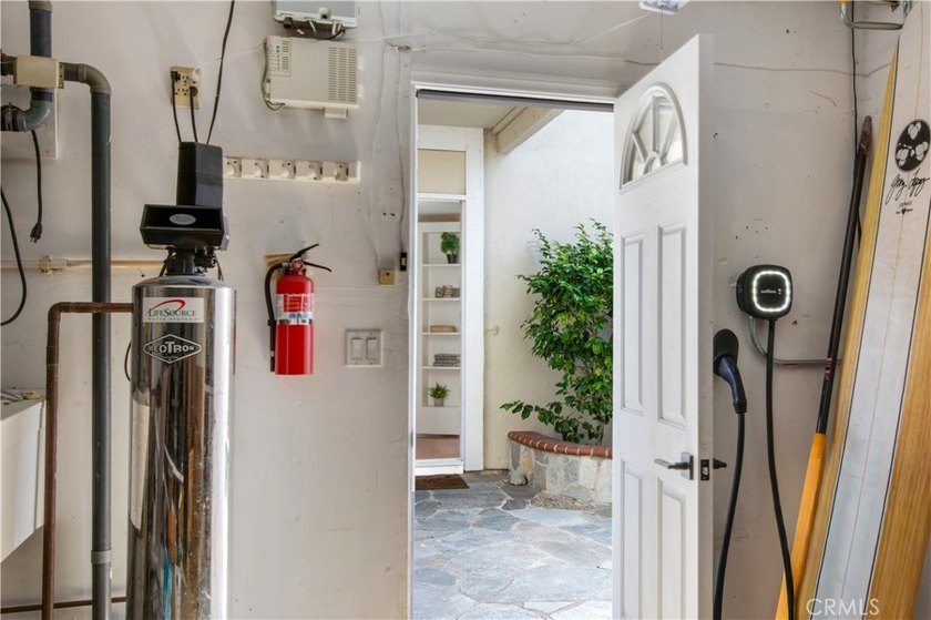 CONTACT LISTING AGENT DIANA! **HIGHLY DESIRABLE *BEACHWALK* - photo 38
