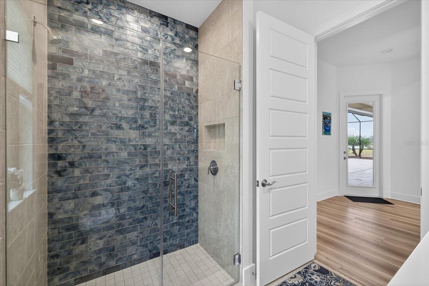 Considering building a custom home or working with a luxury - photo 41
