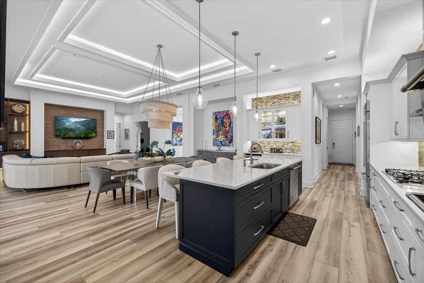 Considering building a custom home or working with a luxury - photo 43