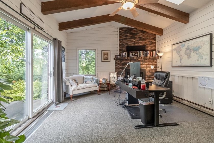 Well-appointed commercial office space offering stunning views - photo 10