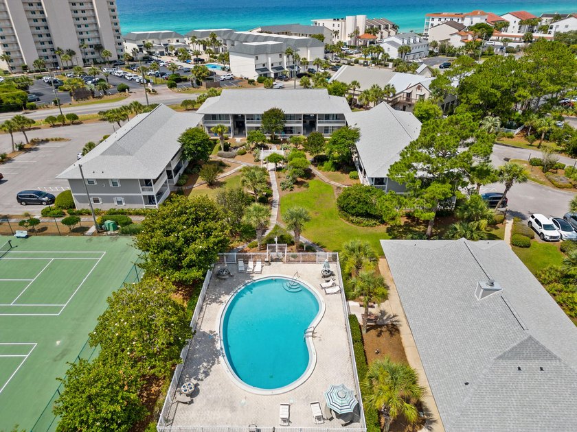 Welcome to this charming condo in the heart of Seagrove Beach - photo 4