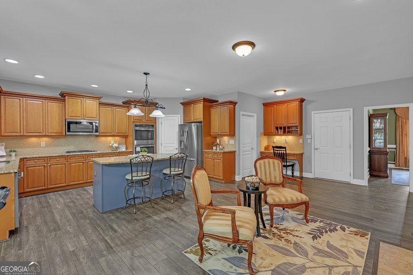Welcome to this exceptional four-bedroom, four and a half bath - photo 10