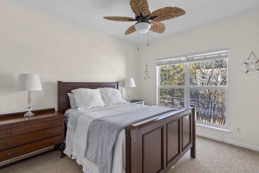 Move-In ready 1 Bedroom Condo - Prime Location Near Downtown &amp; - photo 23