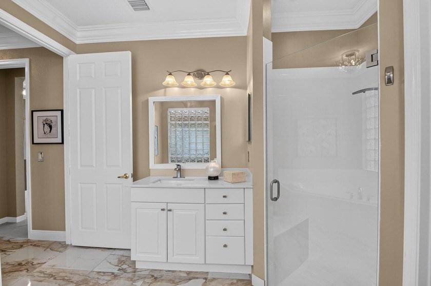Welcome to 9575 Sandpiper Shores Way in the sought-after - photo 38