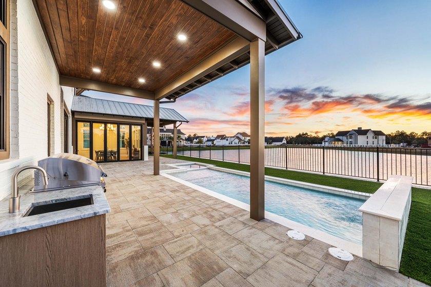 Recently completed and fully move-in ready, 75 N Southern Cross - photo 3