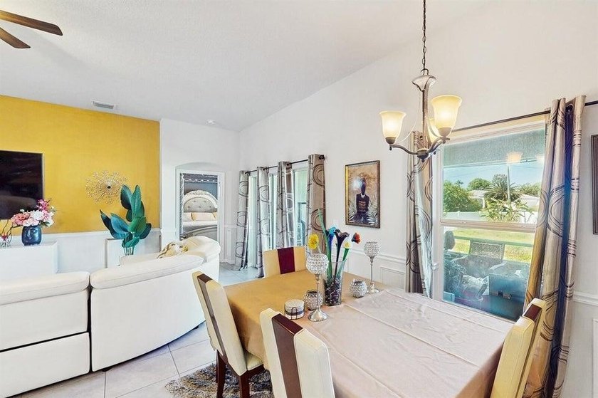 Charming 4-Bedroom Home with Spacious Yard and Modern Amenities - photo 12