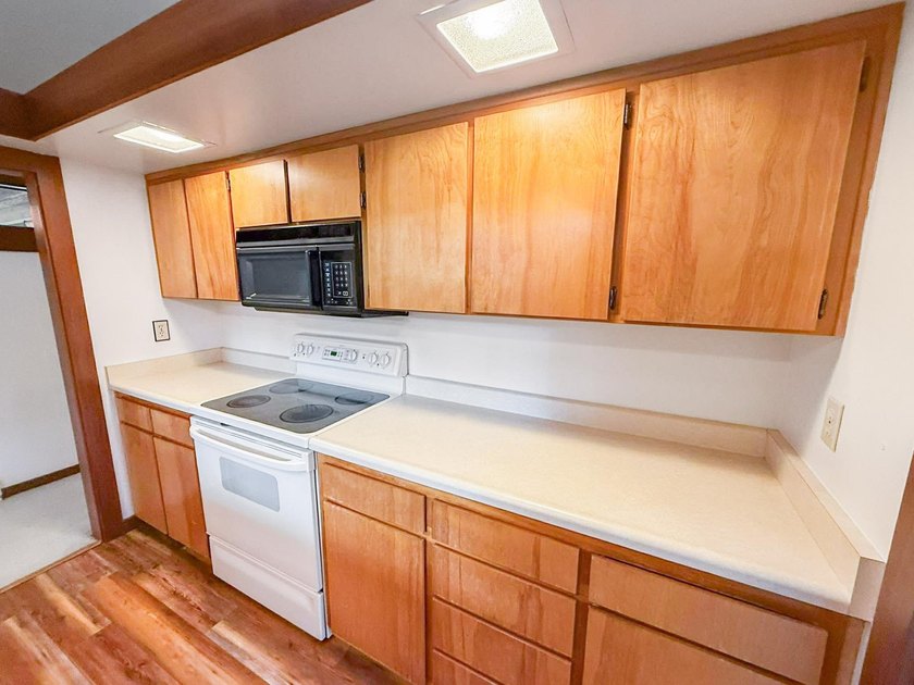 Welcome to easy mountain living in the heart of Graeagle. This - photo 14