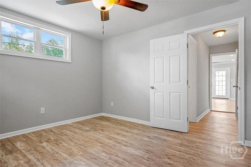 Recently Renovated Three Bedroom, 2 Full Bath Split Bedroom Open - photo 22