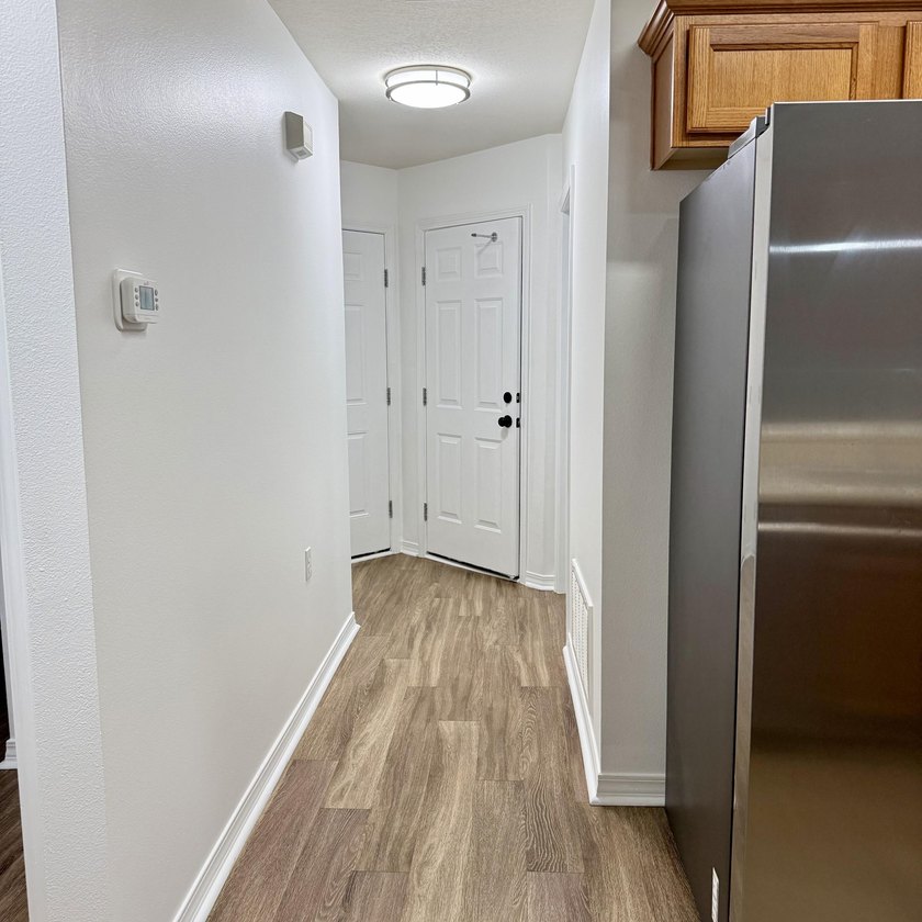 Welcome to this beautifully updated 2-bedroom, 2-bath townhouse - photo 3