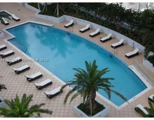 Excellent opportunity, this bright unit offers incredible city - photo 7
