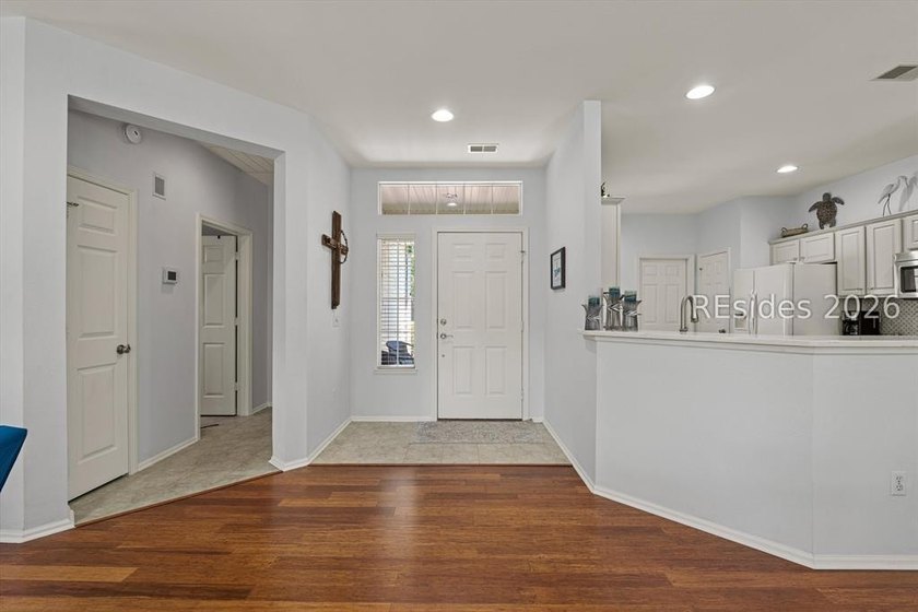 Beautiful open-concept home featuring 2 bedrooms and 2 full - photo 3