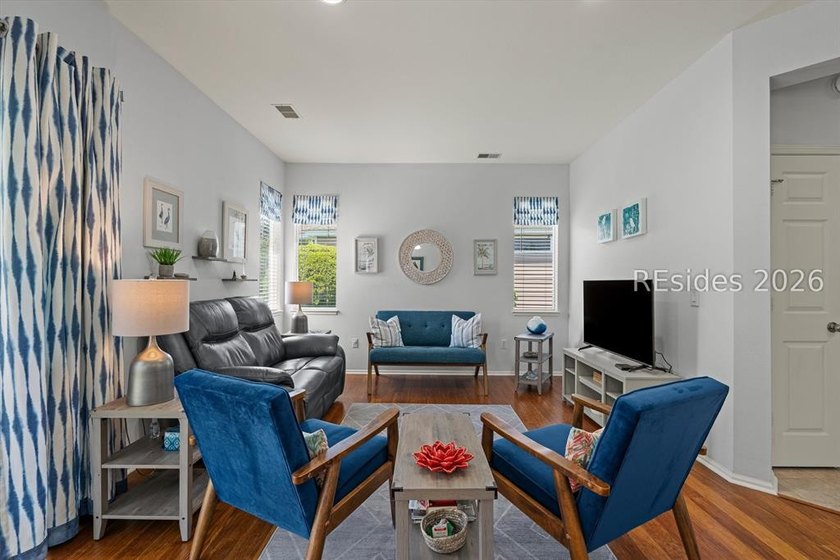 Beautiful open-concept home featuring 2 bedrooms and 2 full - photo 5