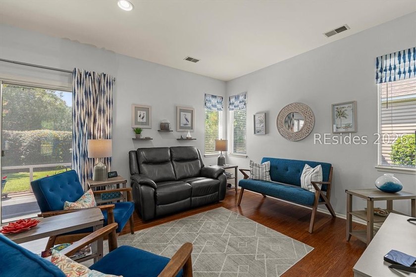 Beautiful open-concept home featuring 2 bedrooms and 2 full - photo 6
