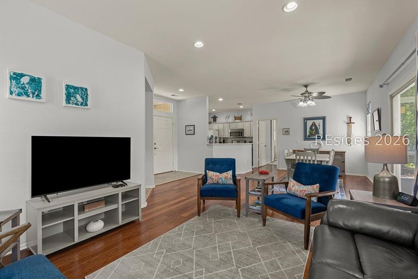 Beautiful open-concept home featuring 2 bedrooms and 2 full - photo 7