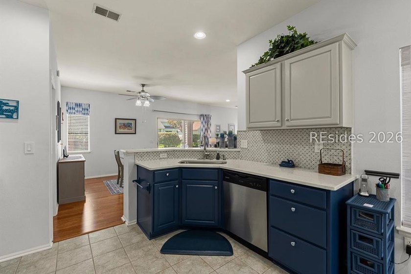 Beautiful open-concept home featuring 2 bedrooms and 2 full - photo 10