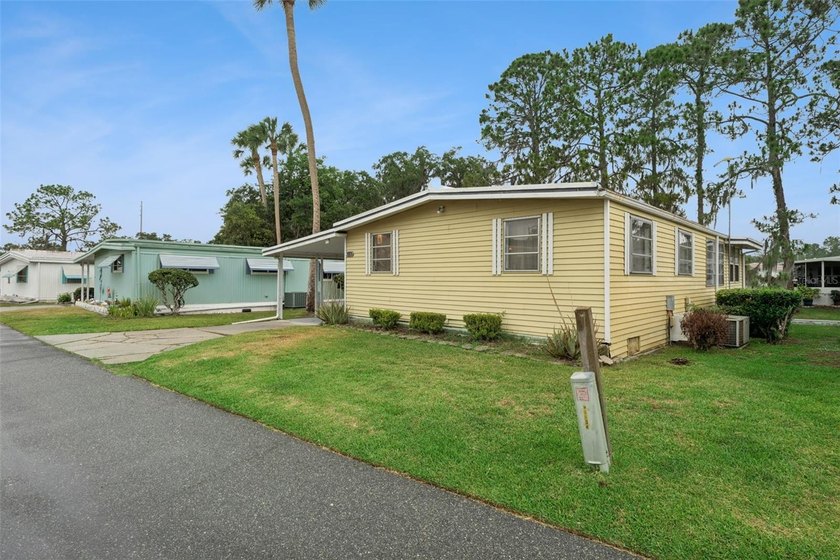 Welcome to this charming and well-maintained 2 bedroom, 2 - photo 4