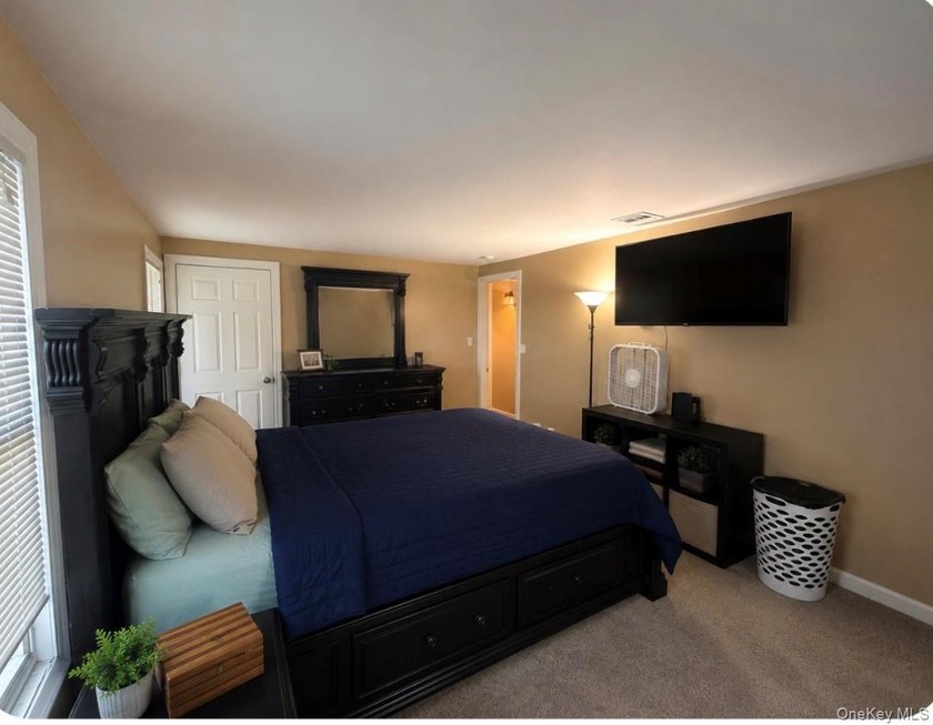 Located in the Hamlet of Ridge this spacious two bedroom one - photo 5