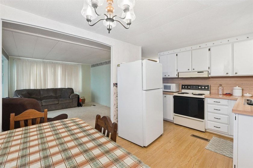 Welcome to this charming and well-maintained 2 bedroom, 2 - photo 7