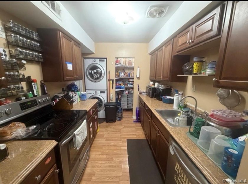 Located in the Hamlet of Ridge this spacious two bedroom one - photo 7
