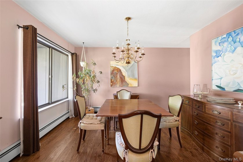 Welcome to 7 Stirrup Lane, a light-filled home on a beautiful - photo 7