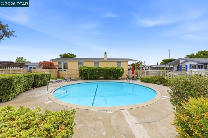 Welcome to this beautifully updated 1,542 sq. ft. manufactured - photo 23