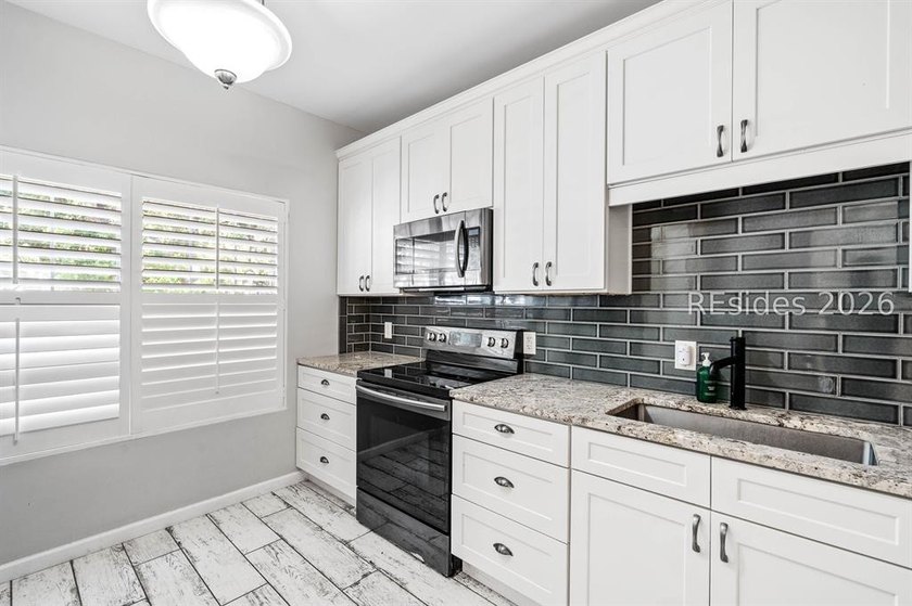 Great opportunity for a mid-island home in the heart of it all - photo 6