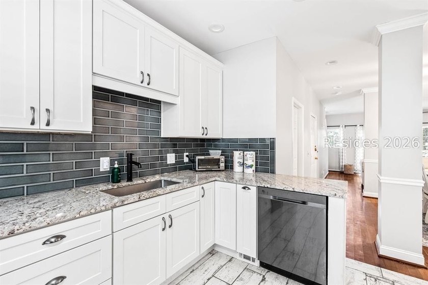 Great opportunity for a mid-island home in the heart of it all - photo 9