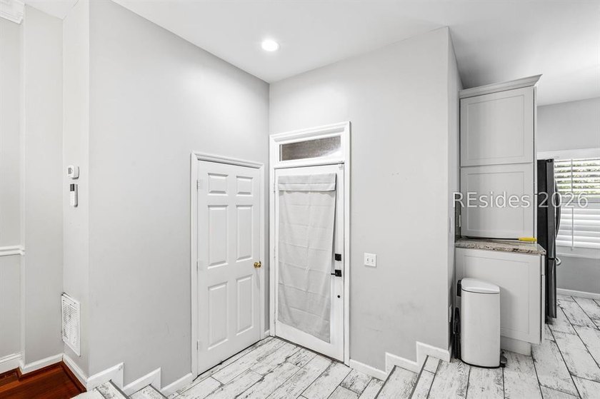 Great opportunity for a mid-island home in the heart of it all - photo 10
