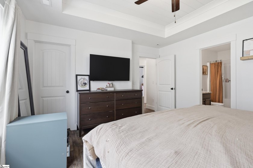 Beautifully kept 3-bed, 2-bath Craftsman in Greer's Orchard - photo 11