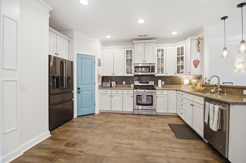 Johns Island living is just right at Swygerts Landing. This open - photo 5