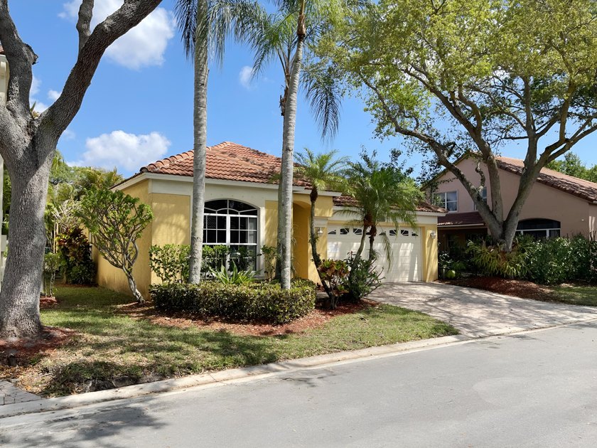 Recently refreshed 3-bedroom, 2-bathroom home located in Rivera - photo 2
