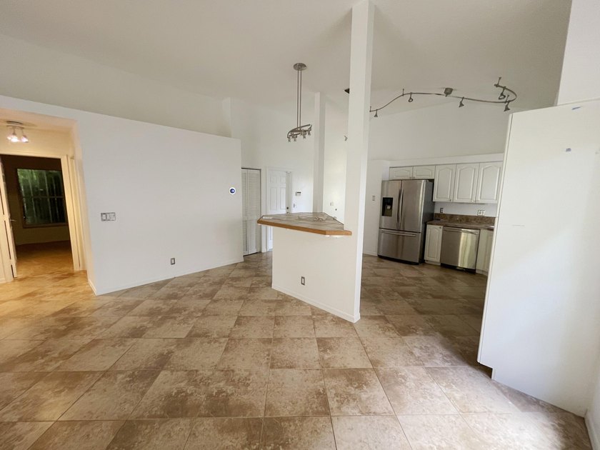 Recently refreshed 3-bedroom, 2-bathroom home located in Rivera - photo 6