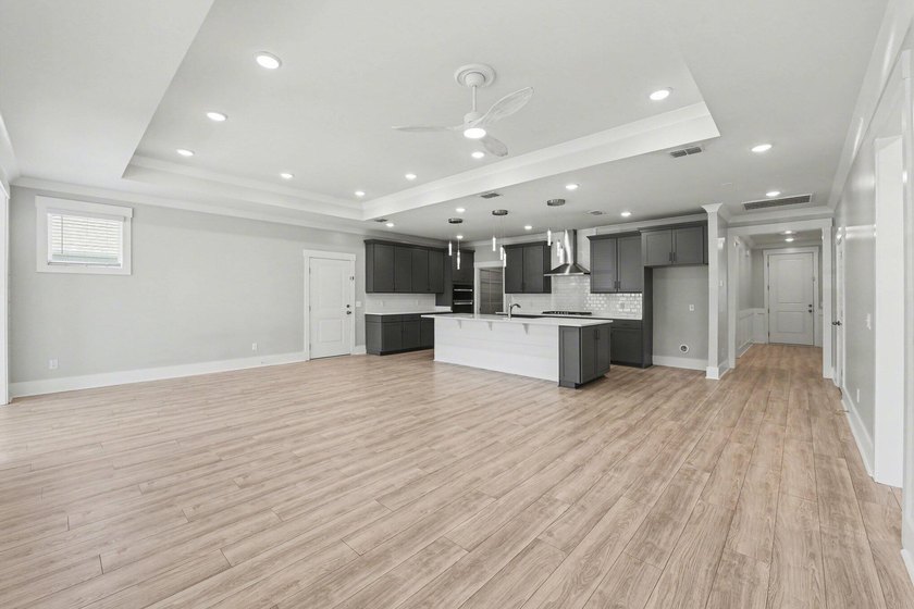 BACK ON THE MARKET AT NO FAULT TO THE SELLER. Welcome to 1970 - photo 6