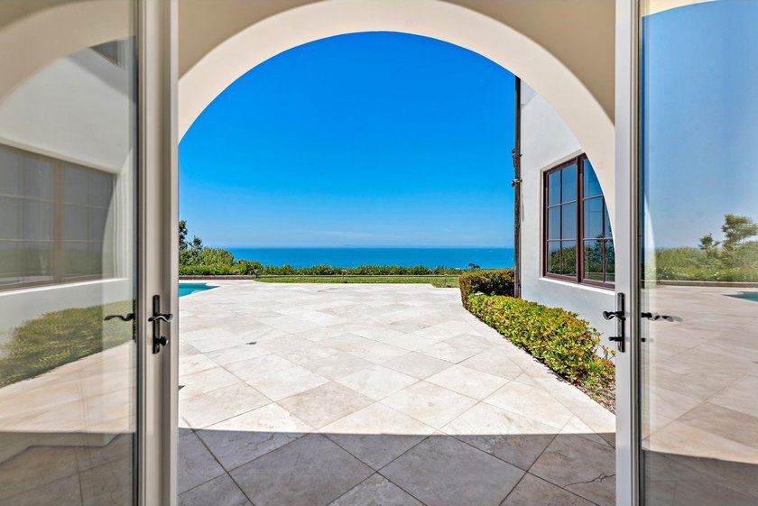 Stunning 180-degree, panoramic ocean, Catalina &amp; sunset views - photo 8