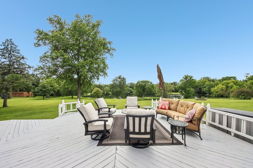 Come experience your everyday vacation home with this beautiful - photo 24