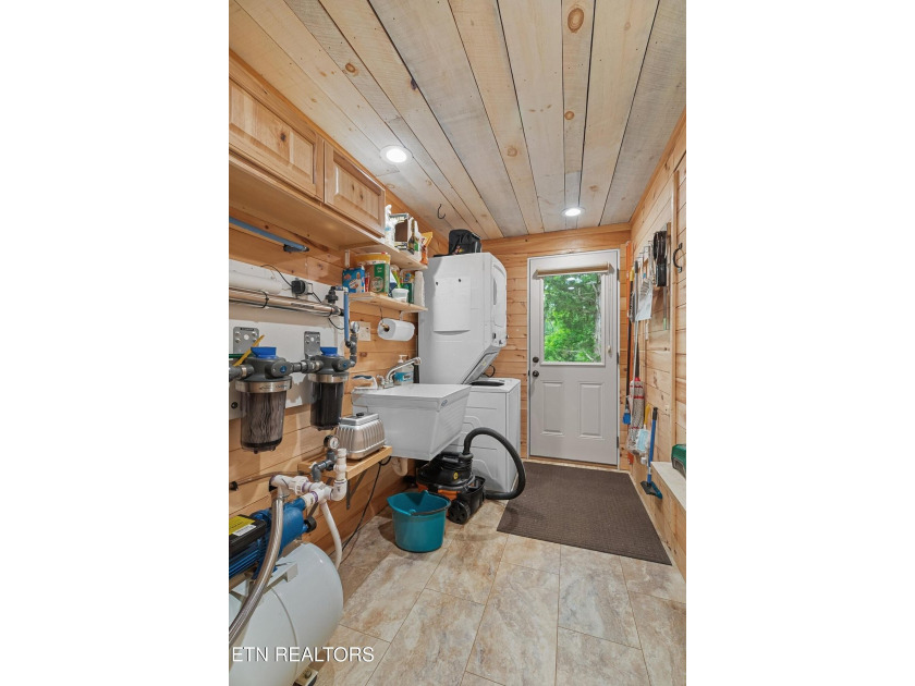 MOTIVATED SELLER: Experience the ultimate mountain-and-lake - photo 22