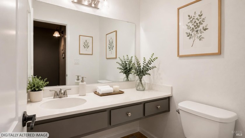 Spacious 3 bedroom, 2.5 bathroom split-level condo offering 1 - photo 6