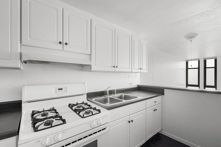 Stunning lake and skyline views await in this spacious - photo 10
