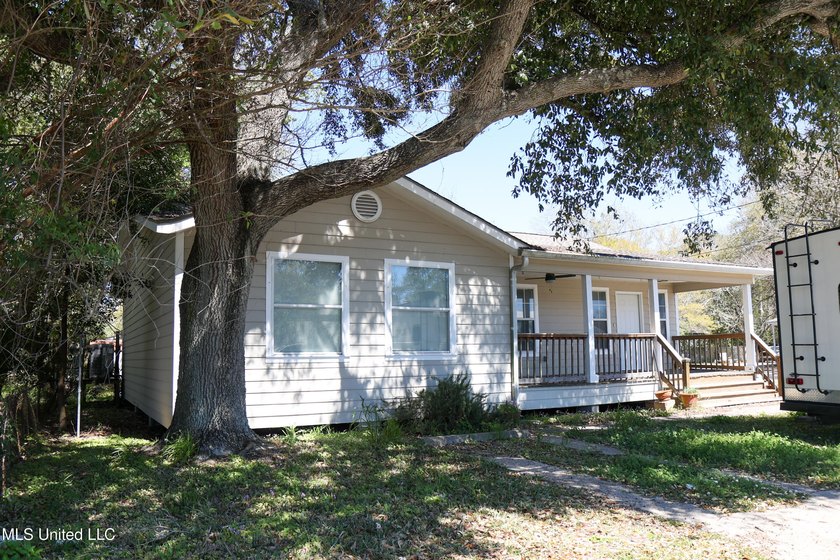 PRIME COMMERCIAL PROPERTY IN A FANTASTIC LOCATION! This - photo 6