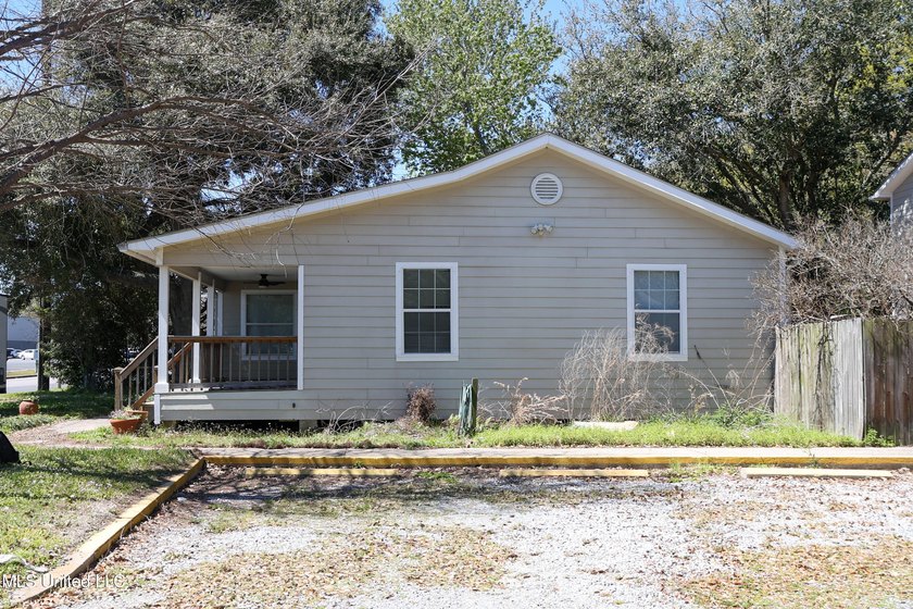 PRIME COMMERCIAL PROPERTY IN A FANTASTIC LOCATION! This - photo 8