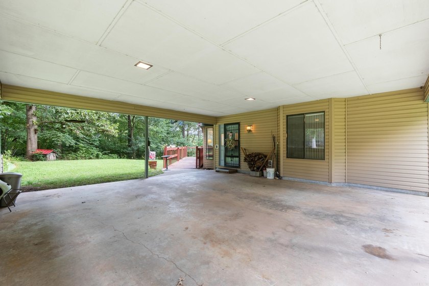 Lakefront Property with 10 Acres - Perfect for a Gentleman's - photo 9