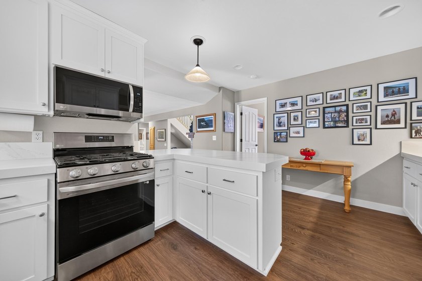 This impeccably maintained Lake Almanor West home has been - photo 14